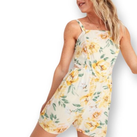 OLD NAVY SOFT YELLOW & WHITE WOVEN FLORAL PRINT CAMI ROMPER SZ.S EUC - Picture 1 of 9